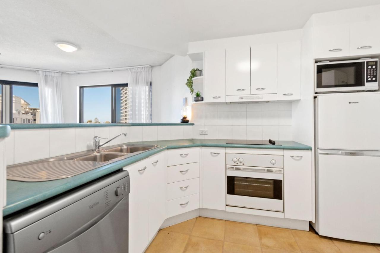 Apartment 2 Bedroom Apartment, Sleeps 5 In *