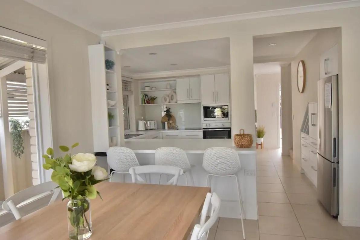 Luxury Waterfront Retreat Holiday home Mooloolaba