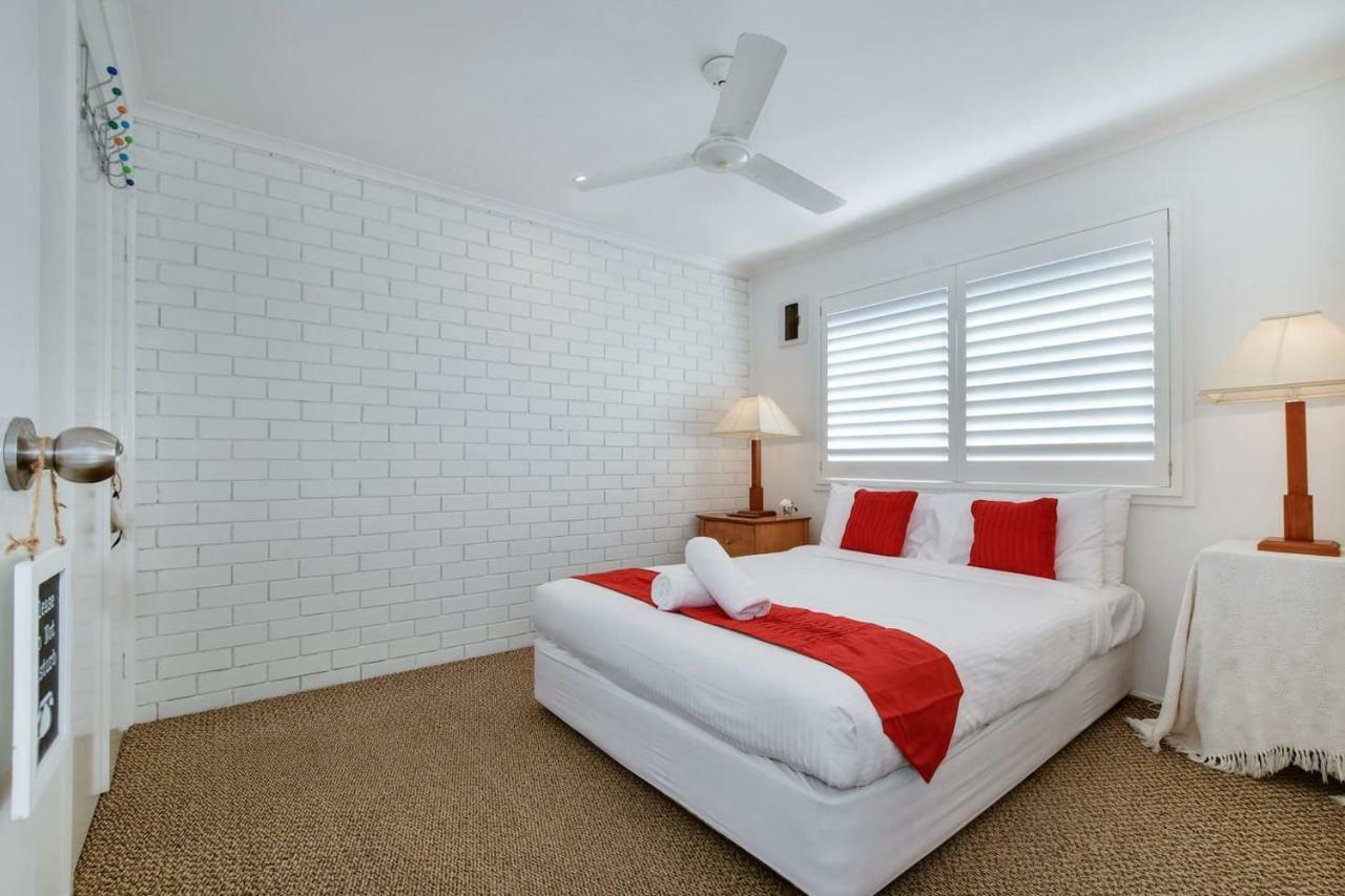 2 Bedroom Unit Mooloolaba- Walk To The *