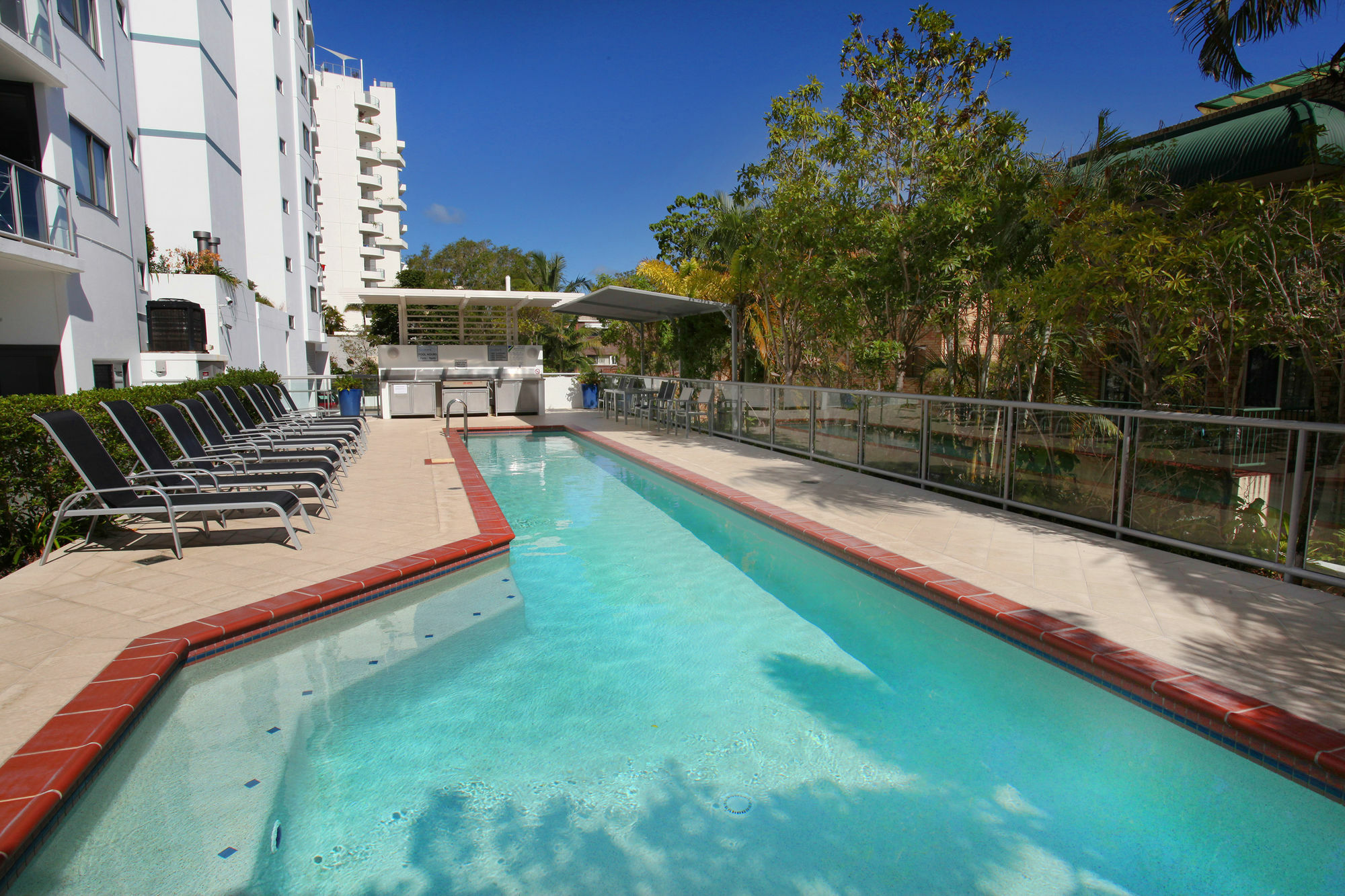 Seamark On First Aparthotel 4*