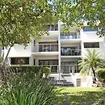 Windmill 4 Two Bedroom Beachside Apartment On Parkyn Parade