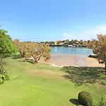 2 Bd Spacious Apartment In Parkyn Parade With Water Views.