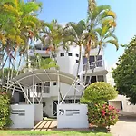 2 Bd Spacious Apartment In Parkyn Parade With Water Views.