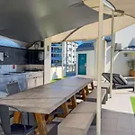 2 Bedroom Apartment, Sleeps 5 In Central Mooloolaba Resort