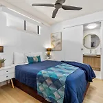 2 Bedroom Central Mooloolaba Resort With Pool, Spa, Mini Golf