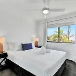 Hacienda- Canal Views And Comfort