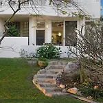 Mariner Cove 1 - Luxurious 2 Bedroom On River By Beach