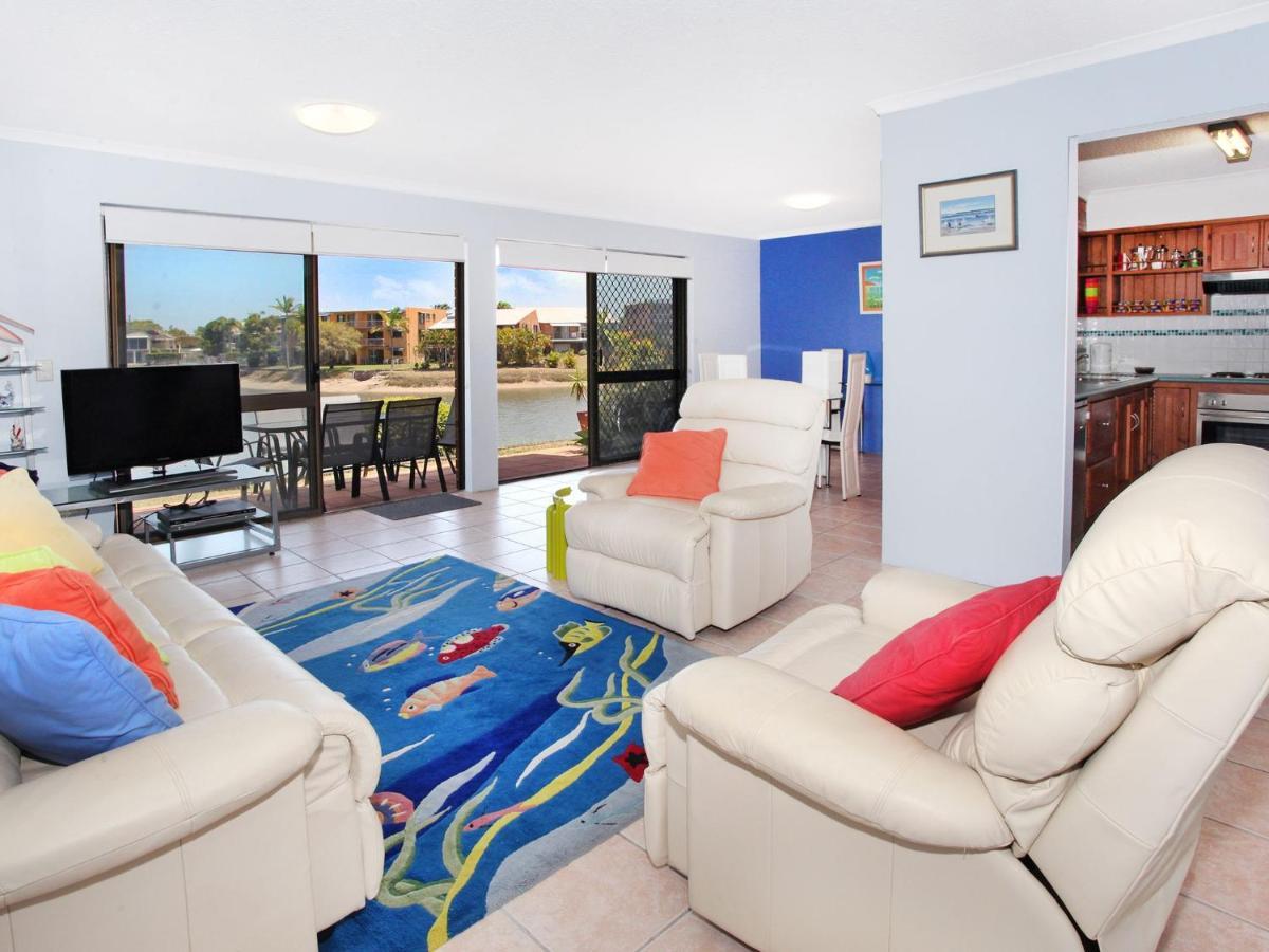 Courtney Cove 1 Comfortable Two Bedroom On Canal