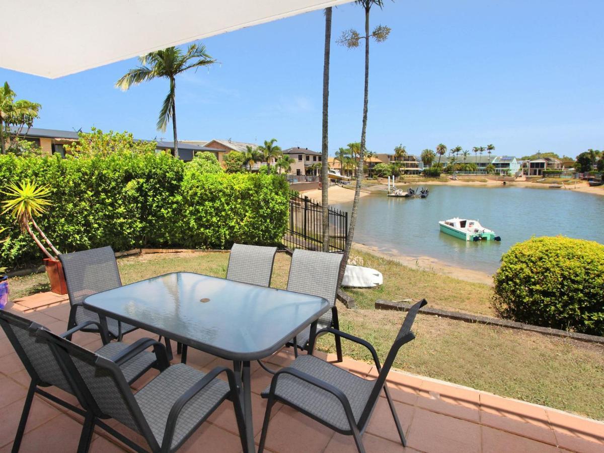 Apartment Courtney Cove 1 Comfortable Two Bedroom On Canal