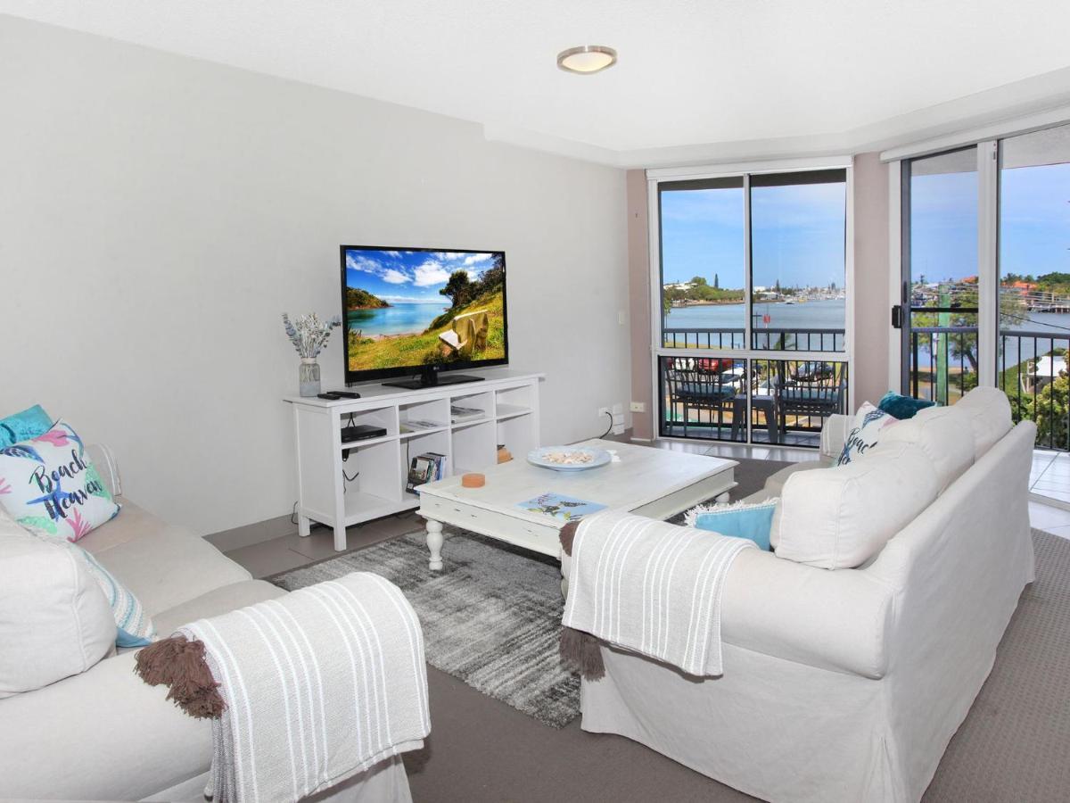 3 Bedroom Unit With Views Of Marina, Close To Beach