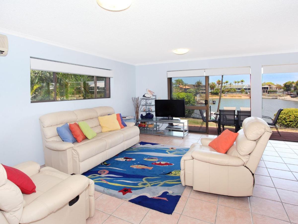 Courtney Cove 1 Comfortable Two Bedroom On Canal Mooloolaba