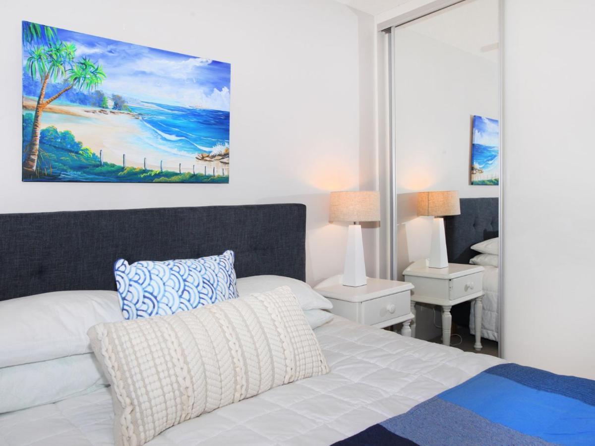 3 Bedroom Unit With Views Of Marina, Close To Beach Apartment *
