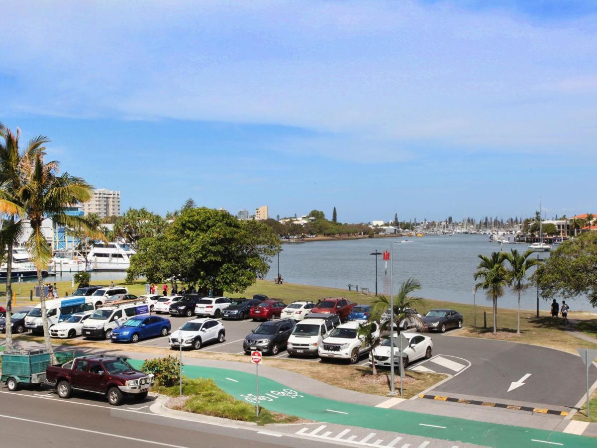 3 Bedroom Unit With Views Of Marina, Close To Beach *