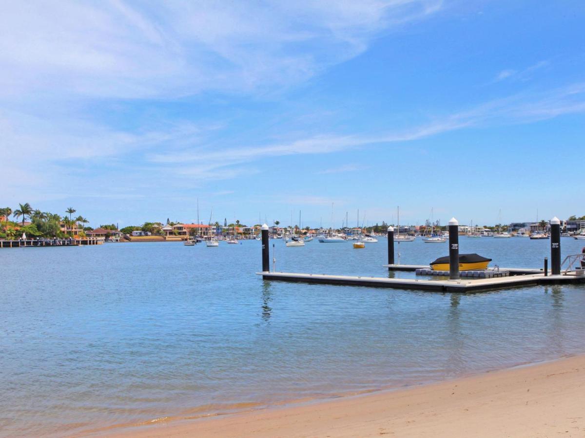 3 Bedroom Unit With Views Of Marina, Close To Beach *