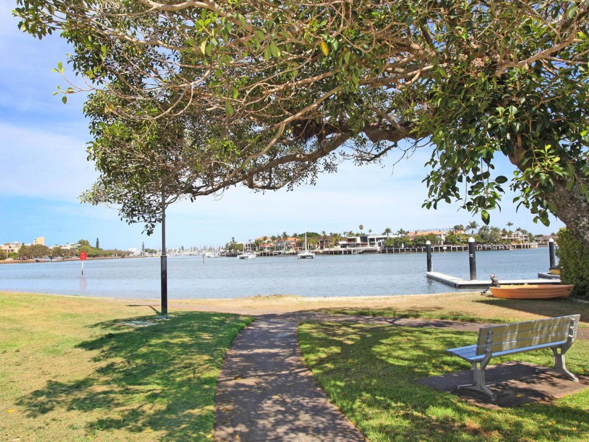 Apartment 3 Bedroom Unit With Views Of Marina, Close To Beach