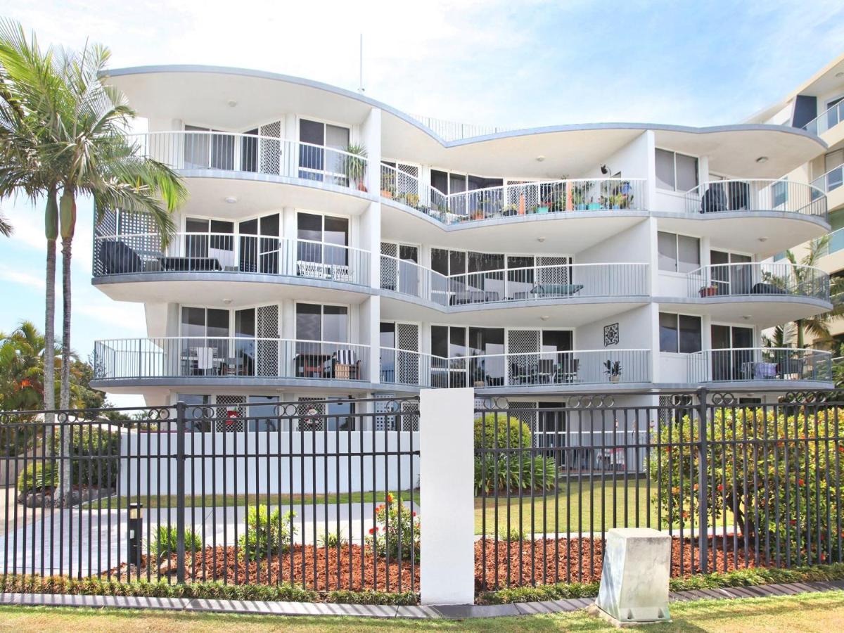 Apartment 3 Bedroom Unit With Views Of Marina, Close To Beach *