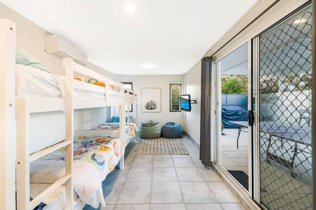 Waterfront With A Pontoon-7 Beds *