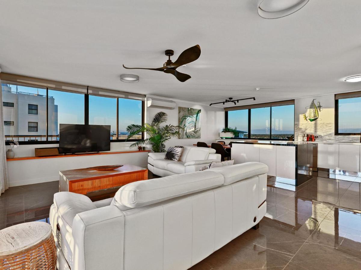 Seaview 31 Luxurious Beachside Two Bedroom In Seaview With Stunning Views * Mooloolaba