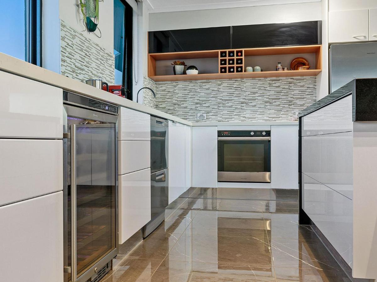 Seaview 31 Luxurious Beachside Two Bedroom In Seaview With Stunning Views Apartment *