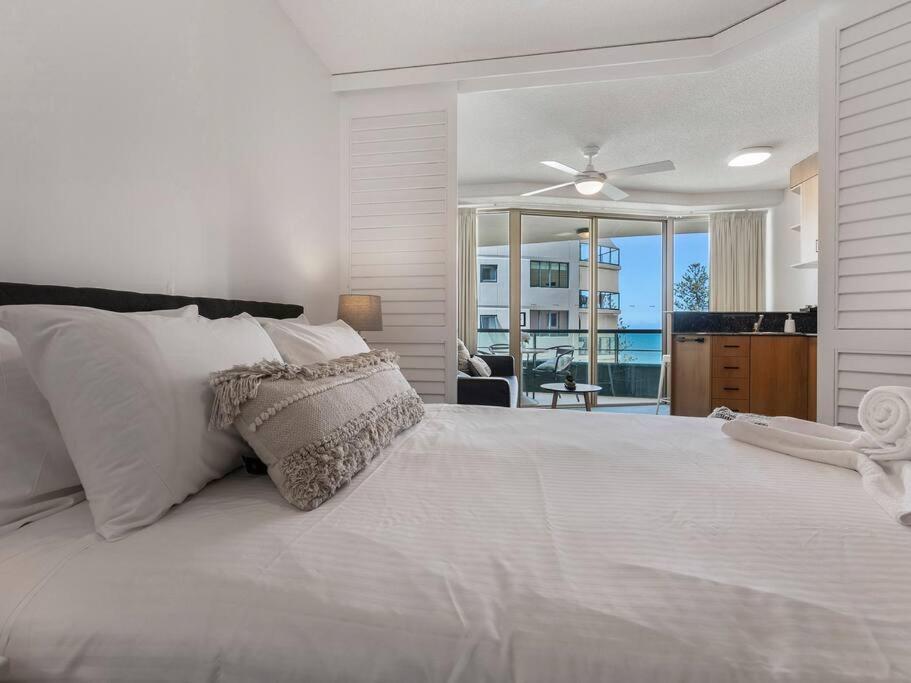 8th Floor Unit , Landmark