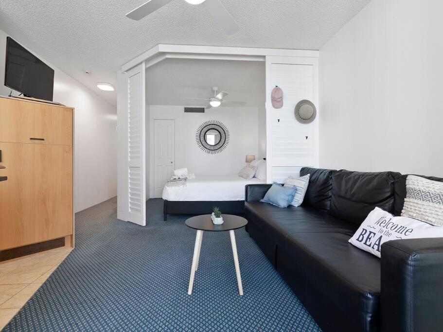 8th Floor Unit , Landmark *