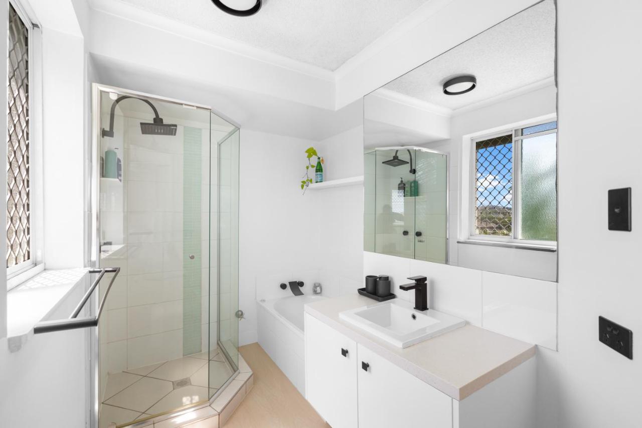 The Penthouse Mooloolaba, Private Luxury Rooftop Living Apartment Mooloolaba