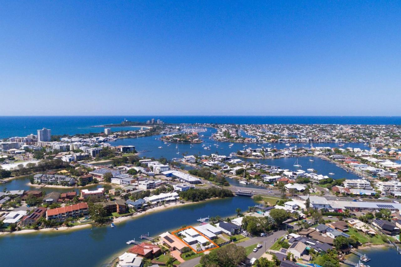 Holiday home Coorumbong 28 Six Bedroom On Canal With Pool Ac Free Wifi *