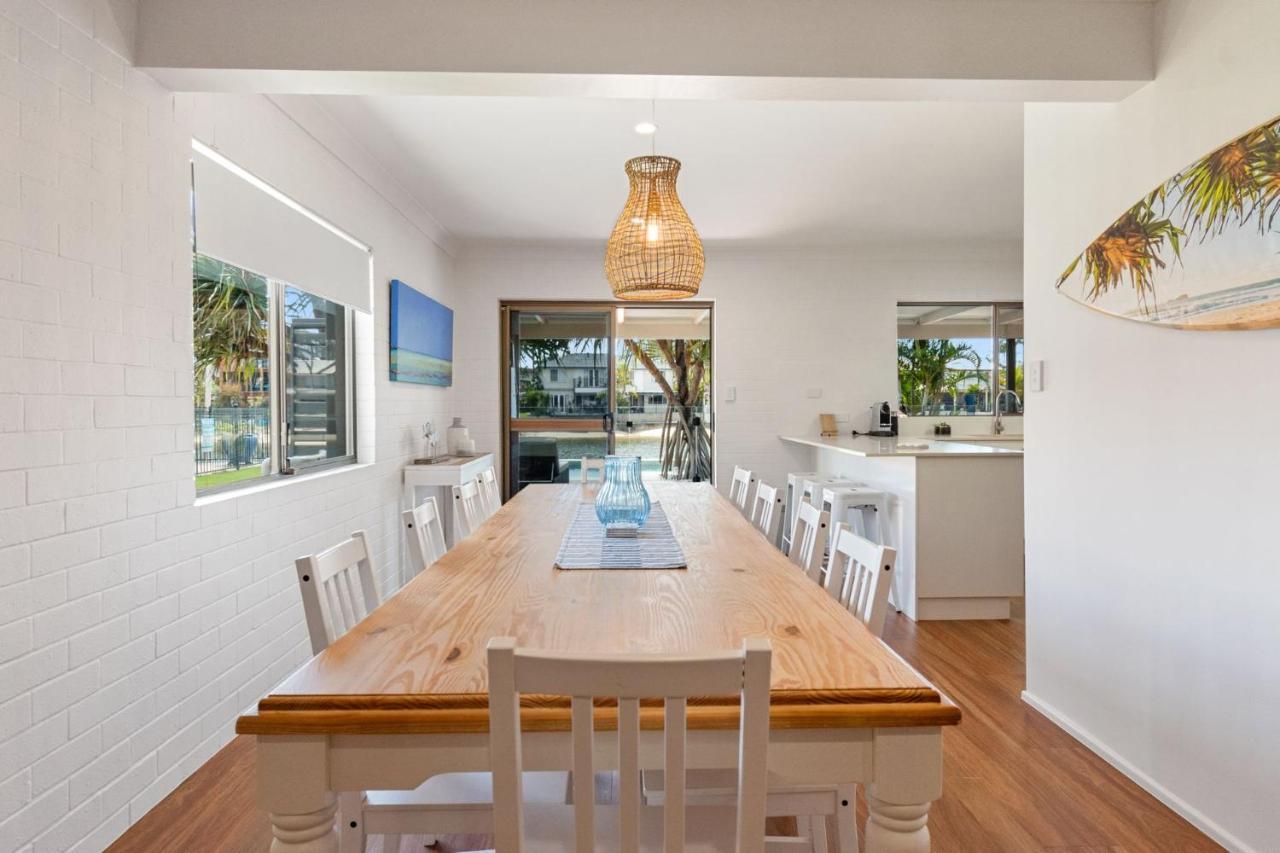 Coorumbong 28 Six Bedroom On Canal With Pool Ac Free Wifi Holiday home *