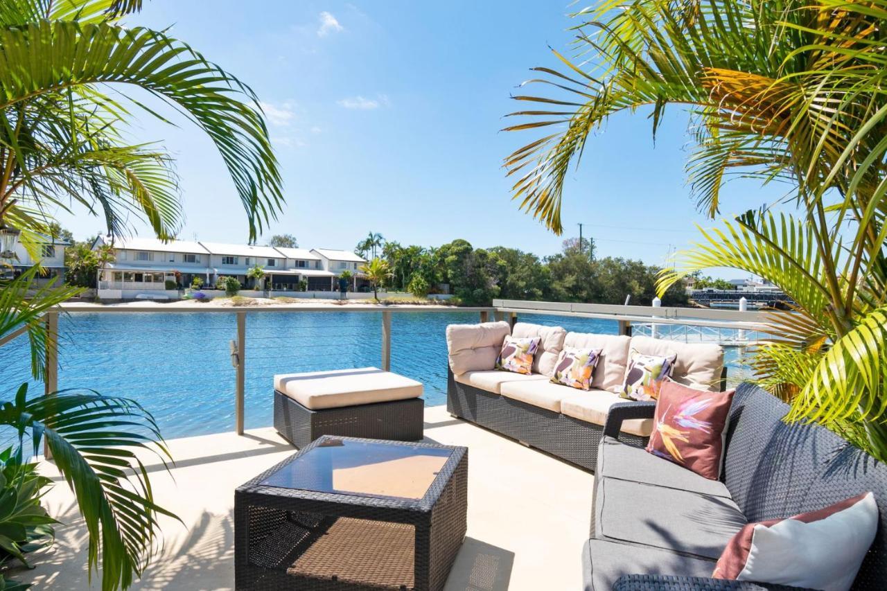 Coorumbong 28 Six Bedroom On Canal With Pool Ac Free Wifi Mooloolaba