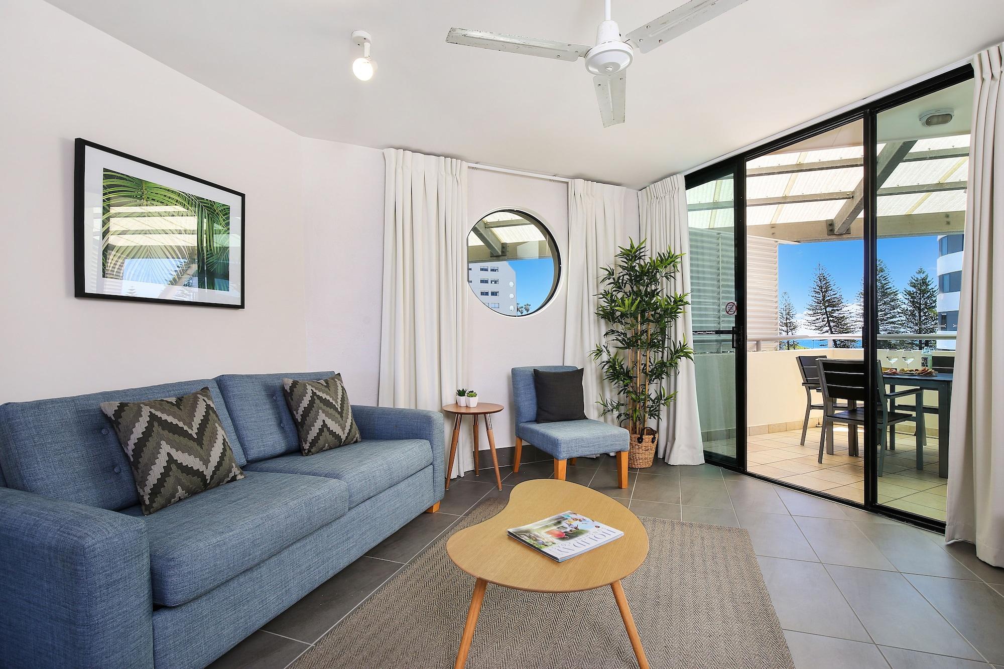 Club Aparthotel 4*