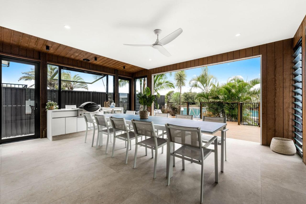 Coorumbong 16 - 5 Bedrooms Holiday home *