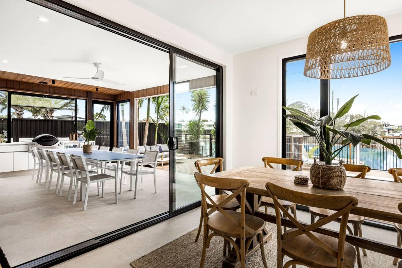 Coorumbong 16 - 5 Bedrooms *