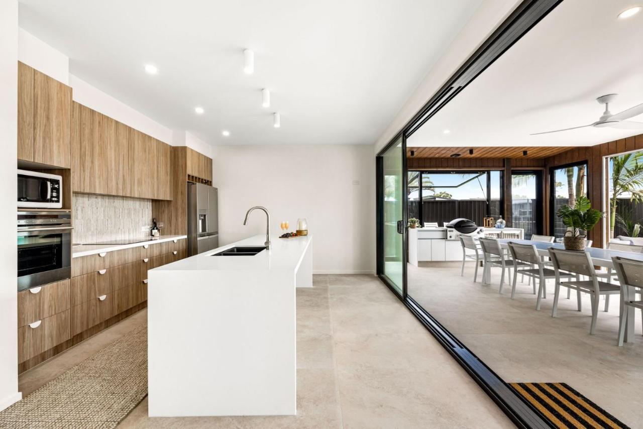 Coorumbong 16 - 5 Bedrooms
