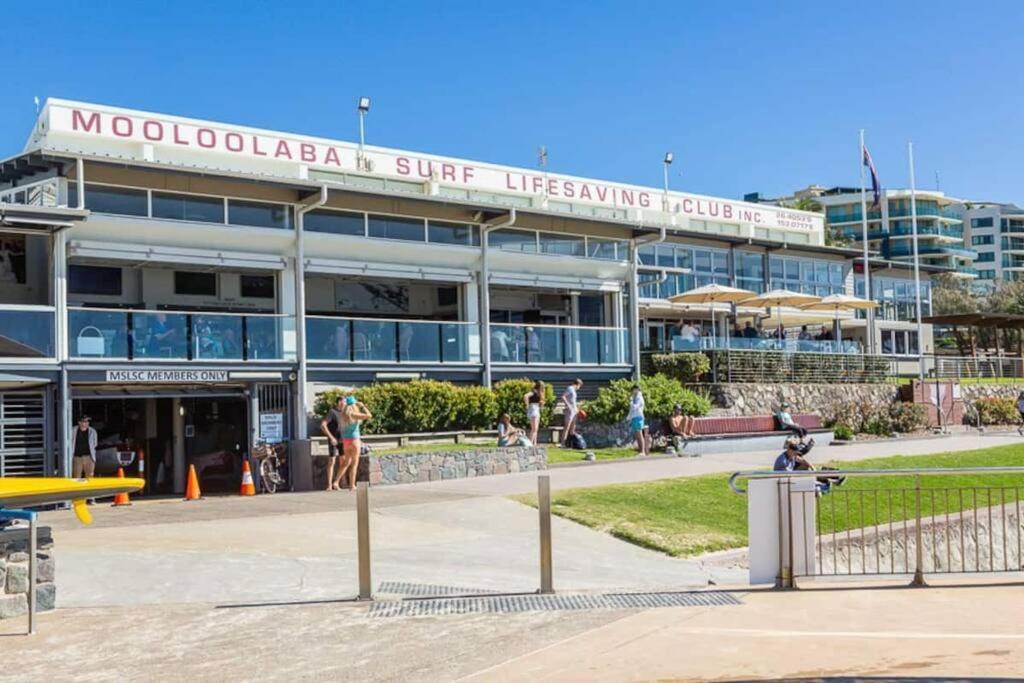 Apartment 2 Bedroom Central With Pool, Spa, Mini Golf Mooloolaba