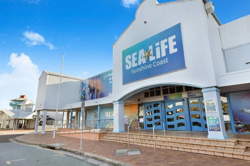2 Bedroom Central With Pool, Spa, Mini Golf * Mooloolaba