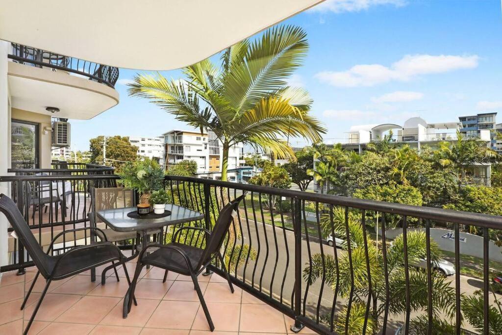 2 Bedroom Central With Pool, Spa, Mini Golf Apartment
