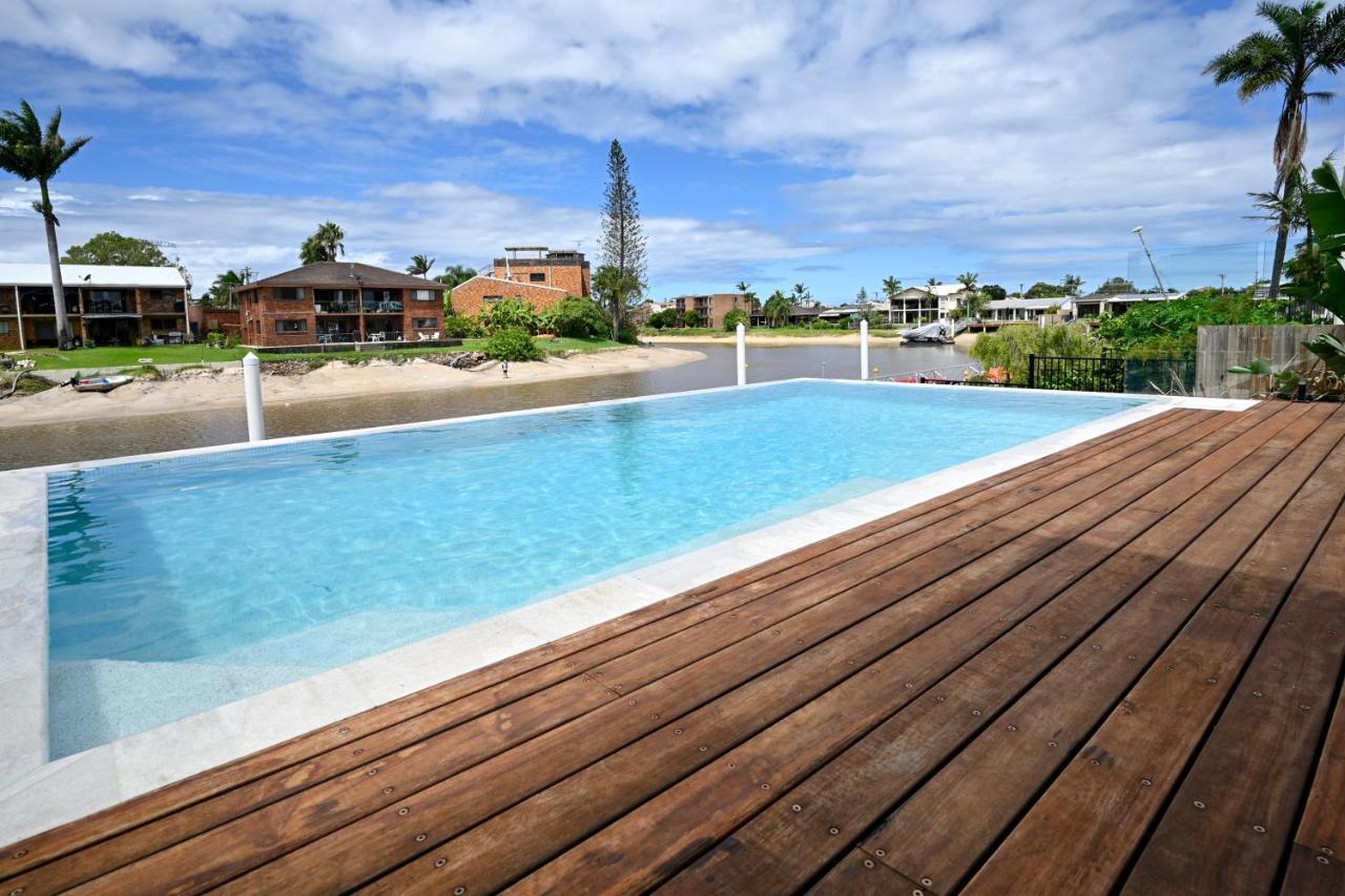 Stunning Waterfront -10 Guests Zb1