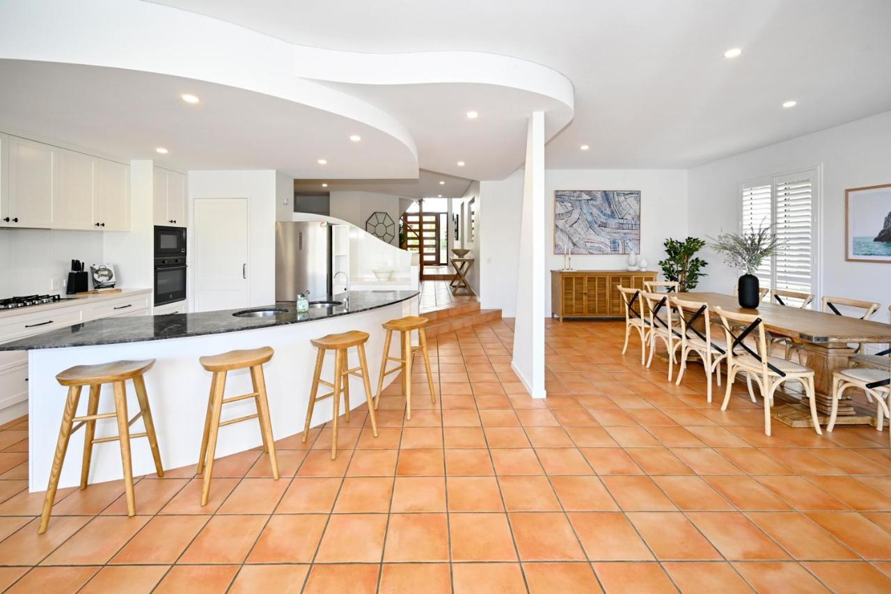Stunning Waterfront -10 Guests Zb1 *