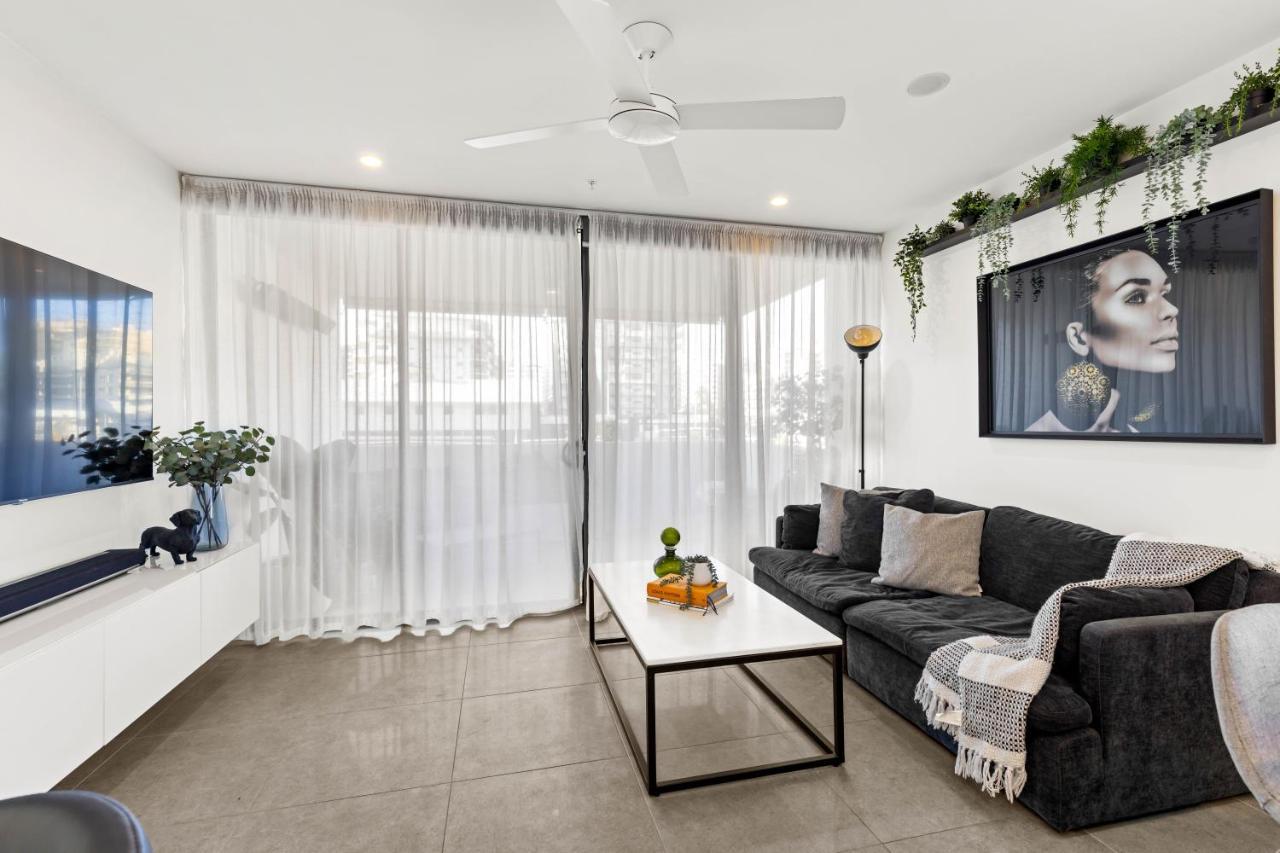 Boutique In Apartment *