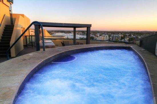 Charming 4th Floor Unit - Landmark Apartment Mooloolaba