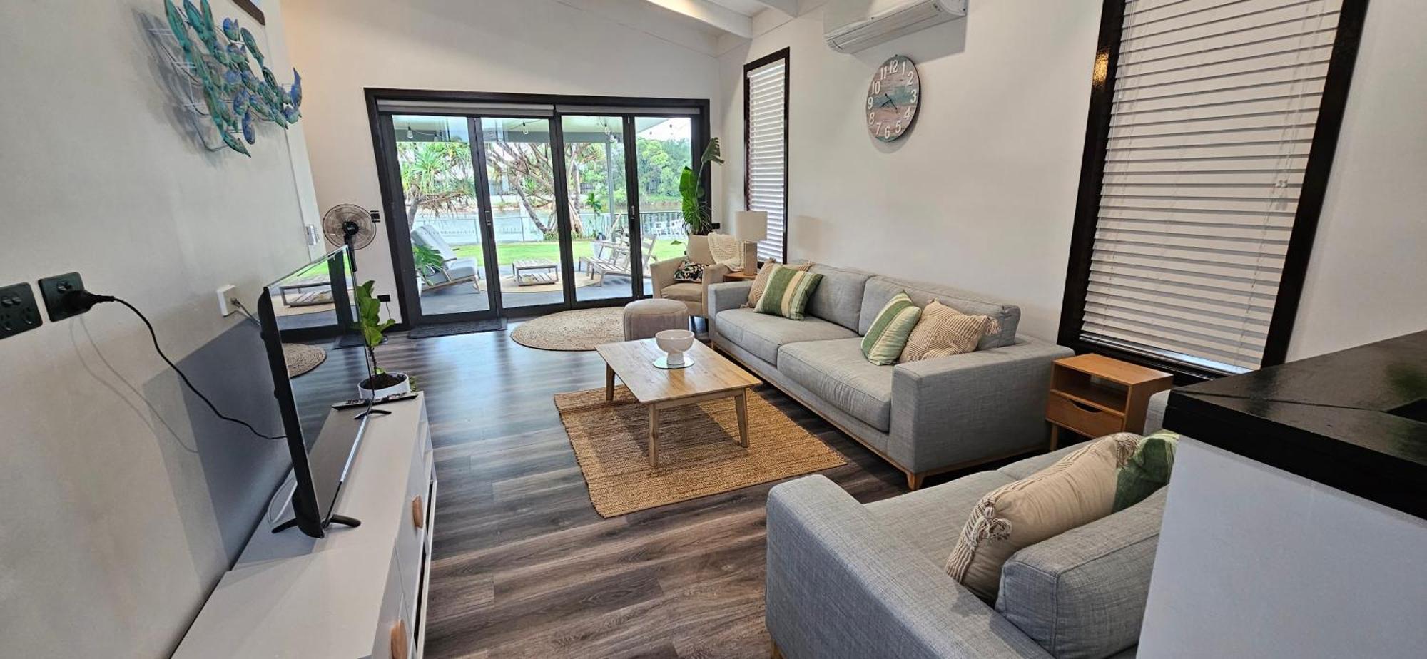 Canal - Modern 4bedroom With Spa, Sauna And Private Pontoon - New Proprietor 2024 Holiday home Mooloolaba