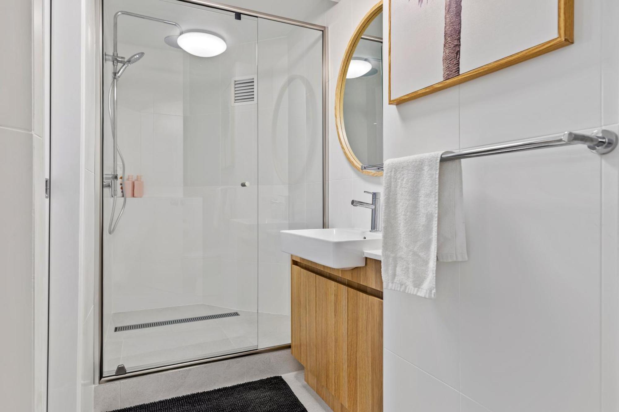 Apartment 2 Bedroom Central With Pool, Spa, Mini Golf