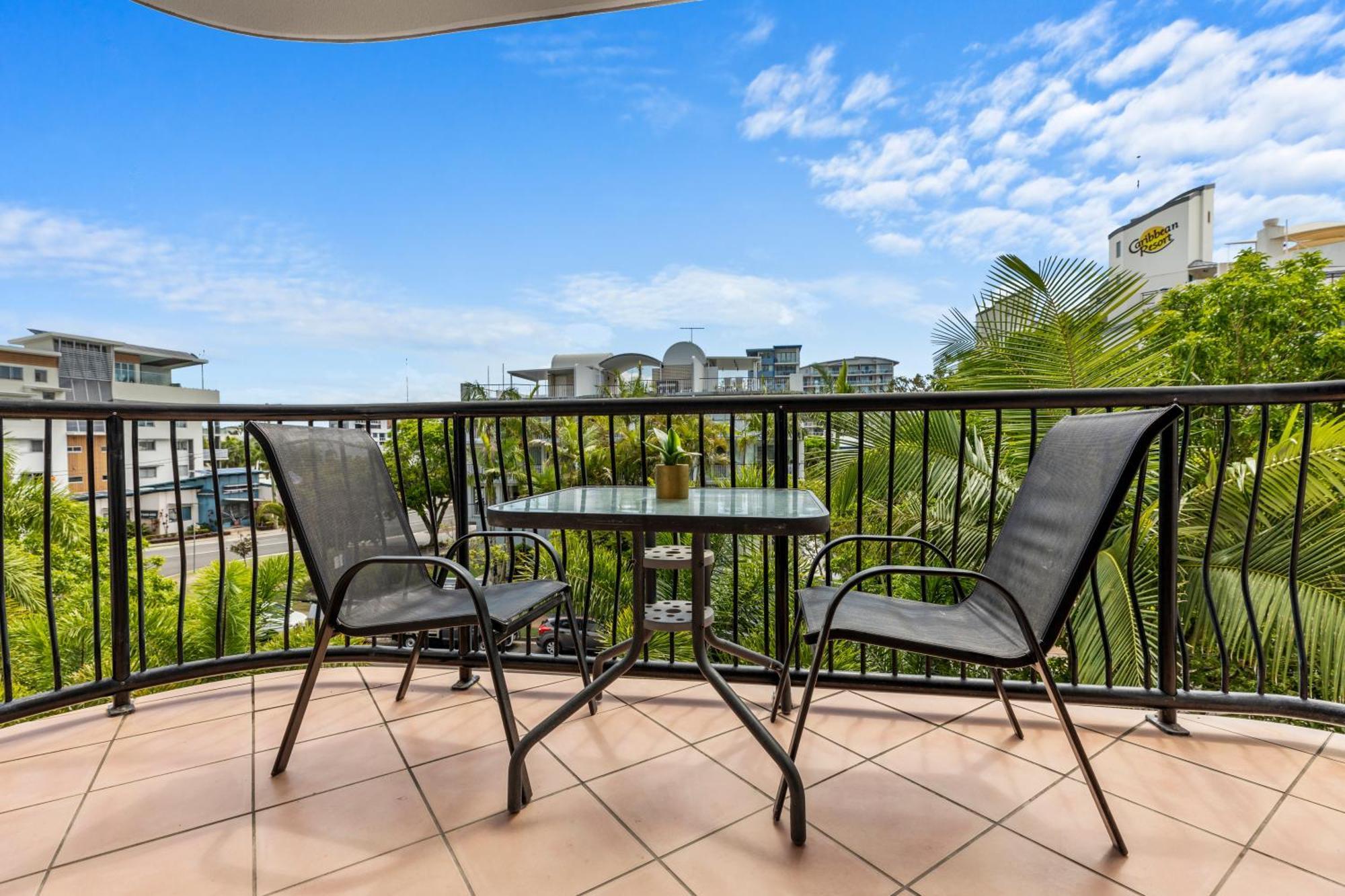 2 Bedroom Central With Pool, Spa, Mini Golf Apartment