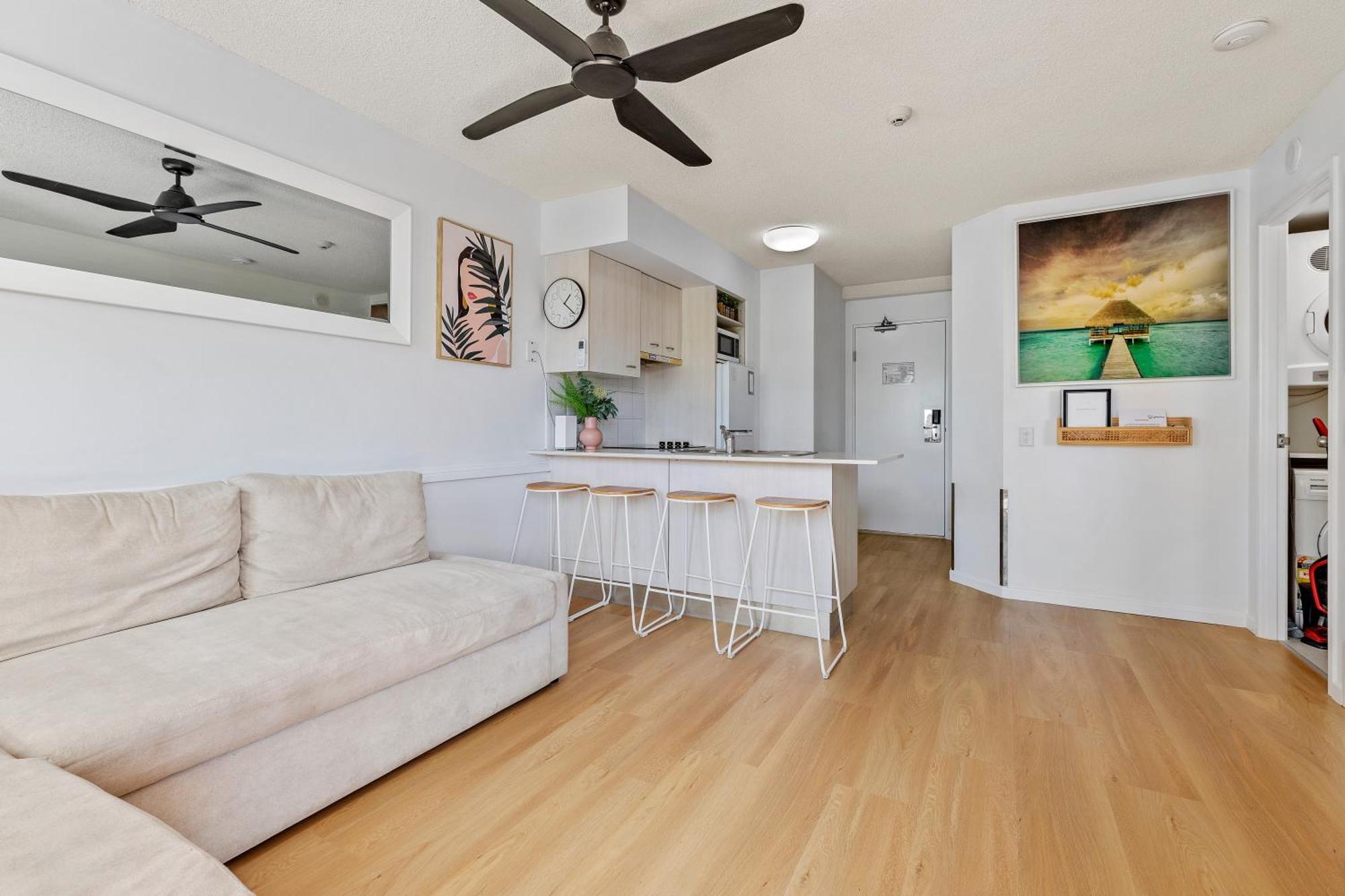 2 Bedroom Central With Pool, Spa, Mini Golf Mooloolaba