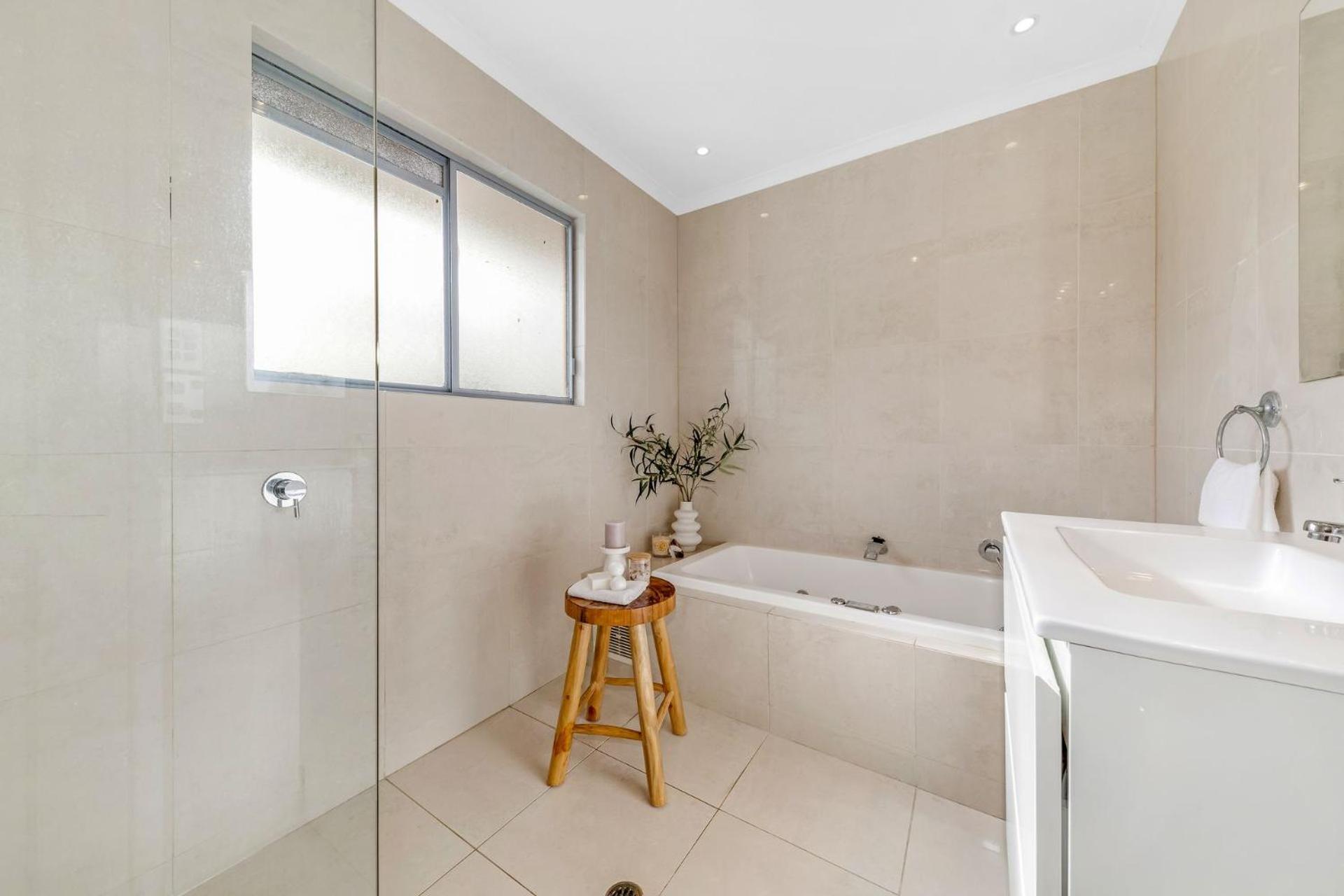 Luxurious Waterfront 5 Bedroom Coastal Retreat On Amarina Mooloolaba