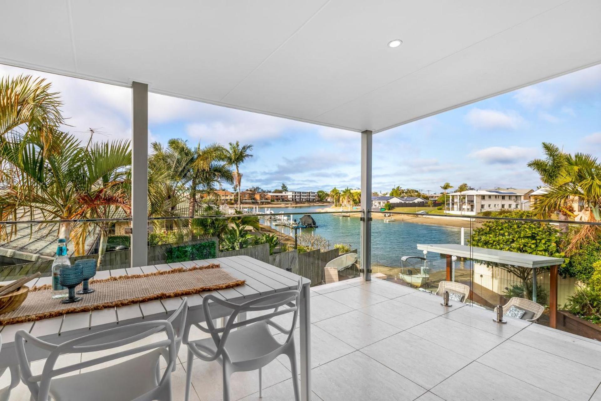 Luxurious Waterfront 5 Bedroom Coastal Retreat On Amarina Holiday home Mooloolaba