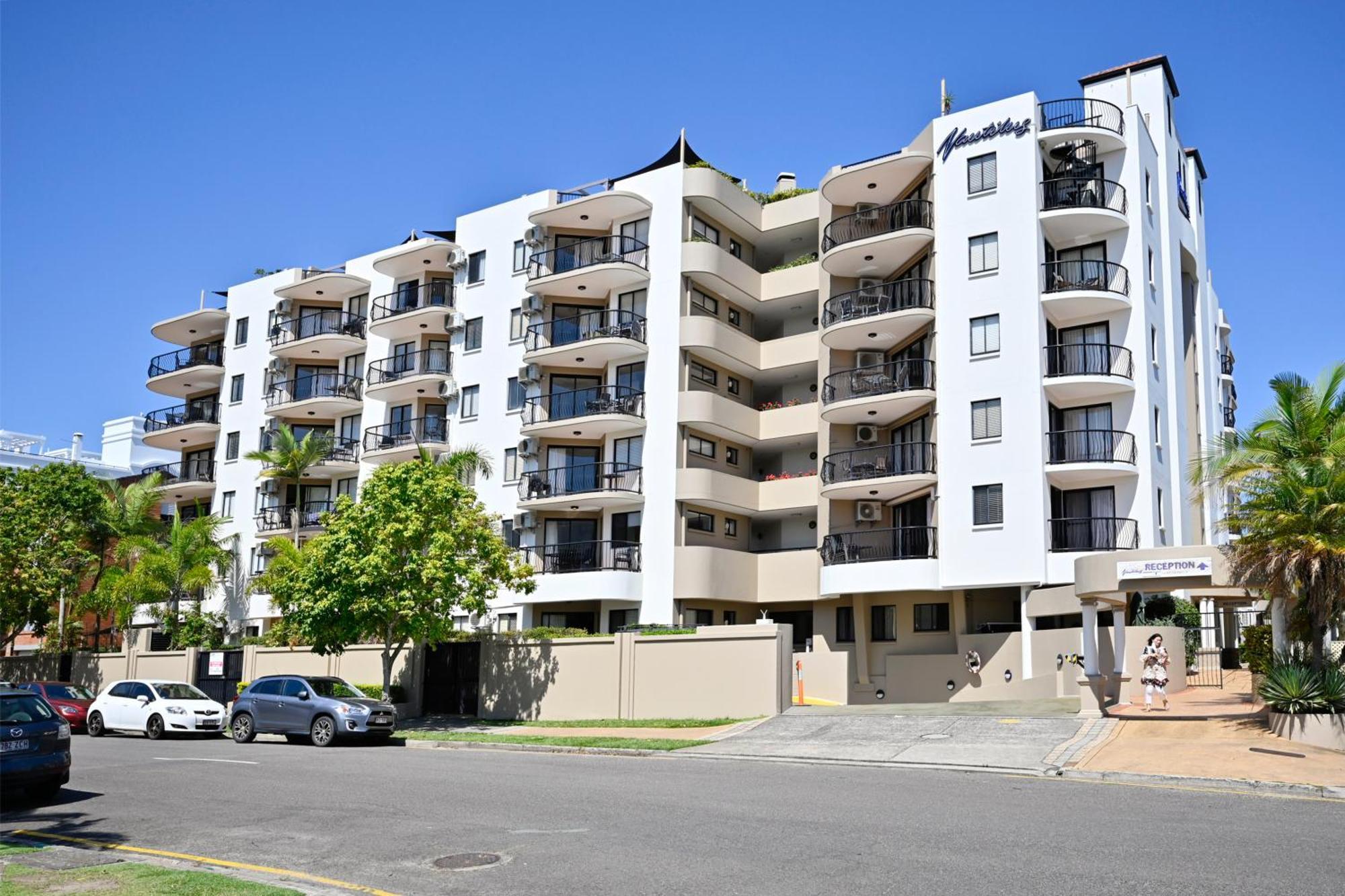 Apartment 2 B/r Getaway - Perfect Location Zd5 Mooloolaba