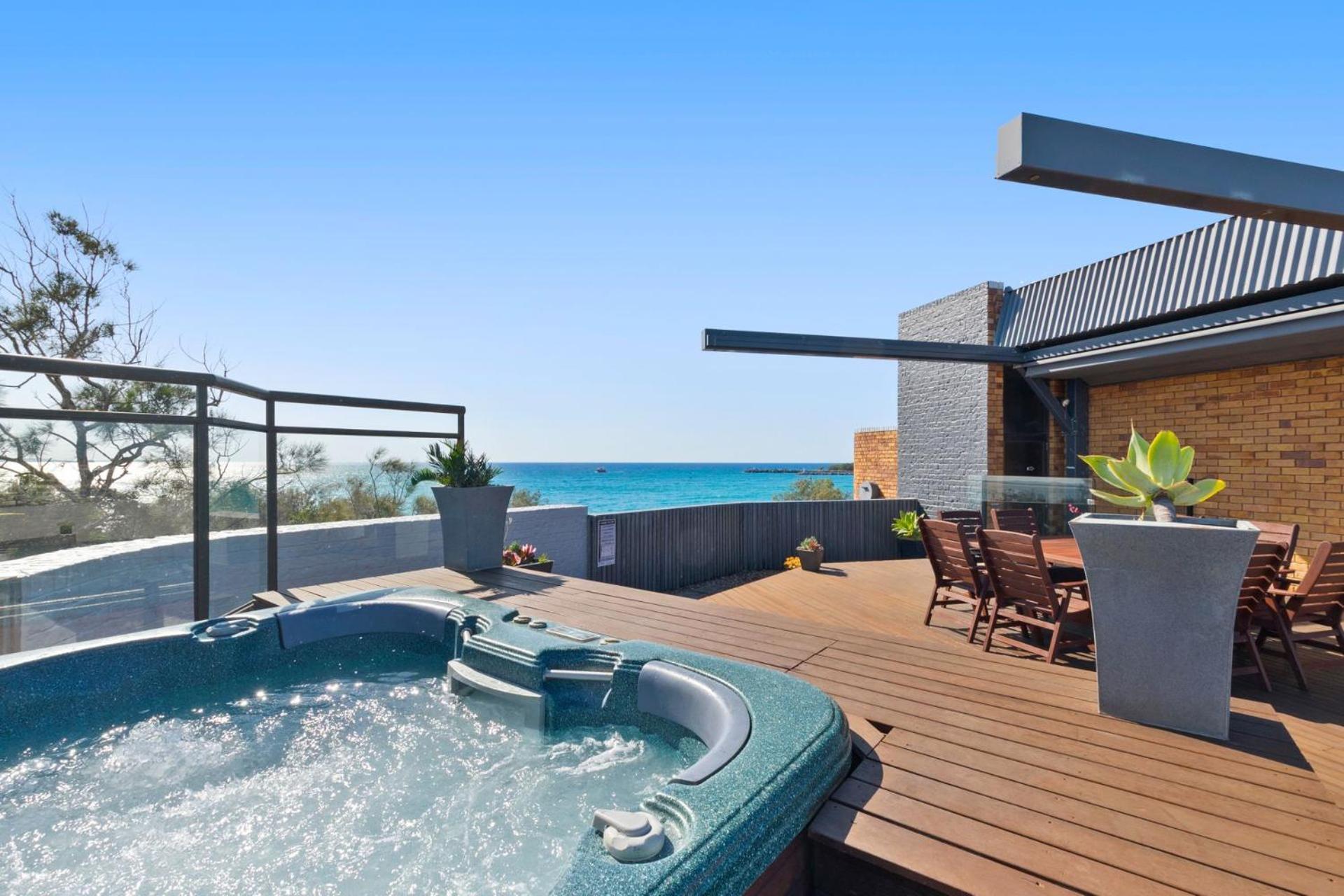Spectacular Location And Views, 3 Bedrooms , Private Rooftop Mooloolaba
