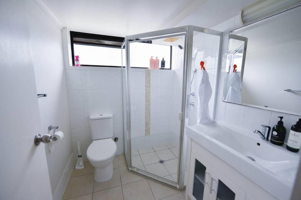 2 Bed Unit On Esplanade 50 M From Mooloolaba