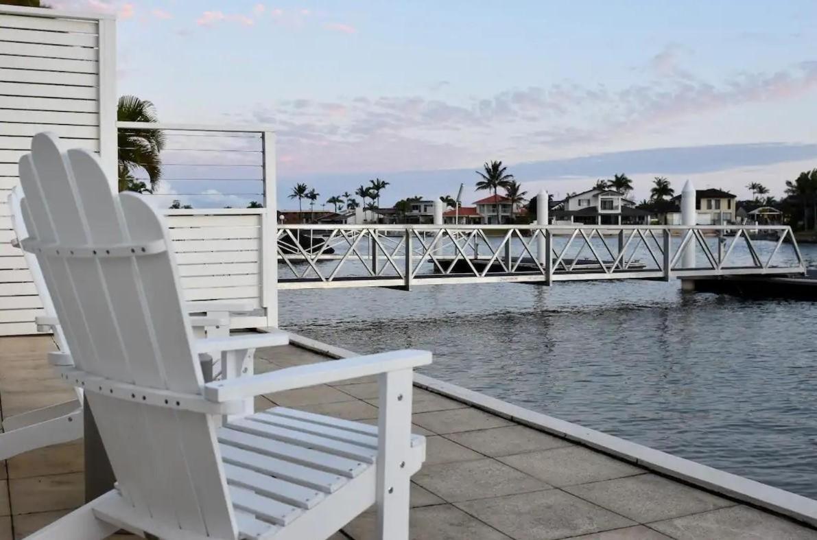 Luxury Waterfront Retreat * Mooloolaba